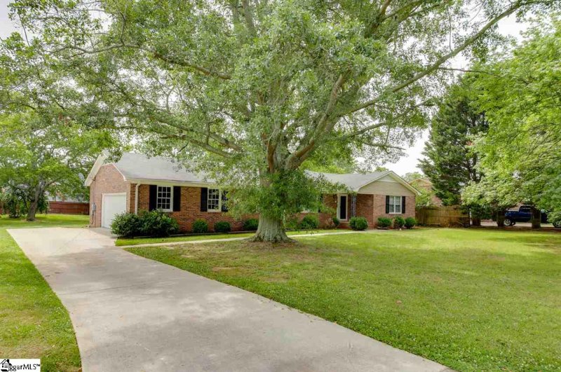 Property image 3 at 10 Cunningham Road, Taylors, SC 29687