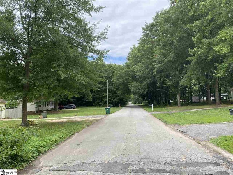 Property image 3 at 217 1/2 Longview Drive, Williamston, SC 29697