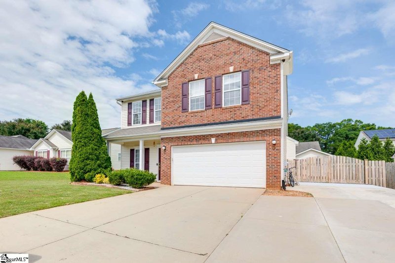 Property image 2 at 215 Bellport Drive, Greenville, SC 29607