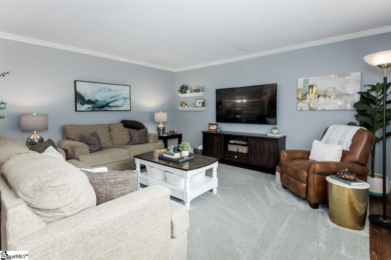 Property image 4 at 18 Bradley Boulevard, Greenville, SC 29609