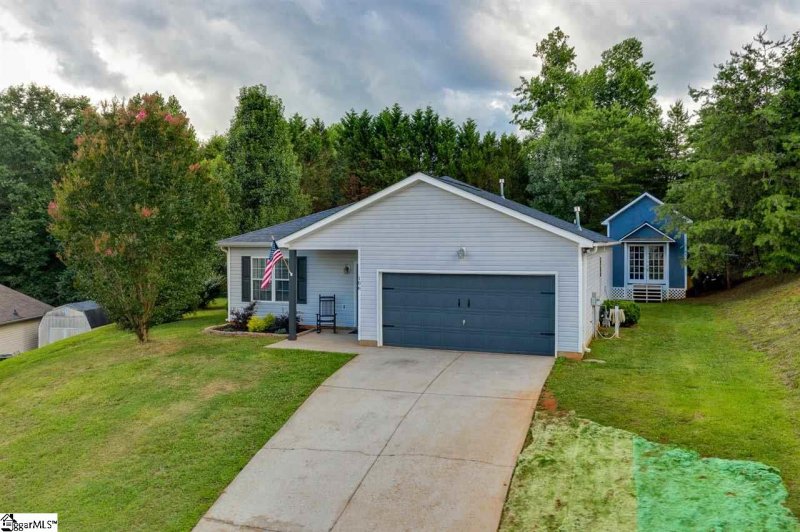 Property image 2 of 106 Tallahatchie Court in Golden Springs, Liberty, SC 29657