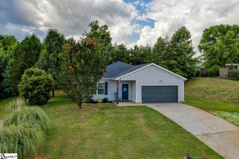 Property image 3 of 106 Tallahatchie Court in Golden Springs, Liberty, SC 29657