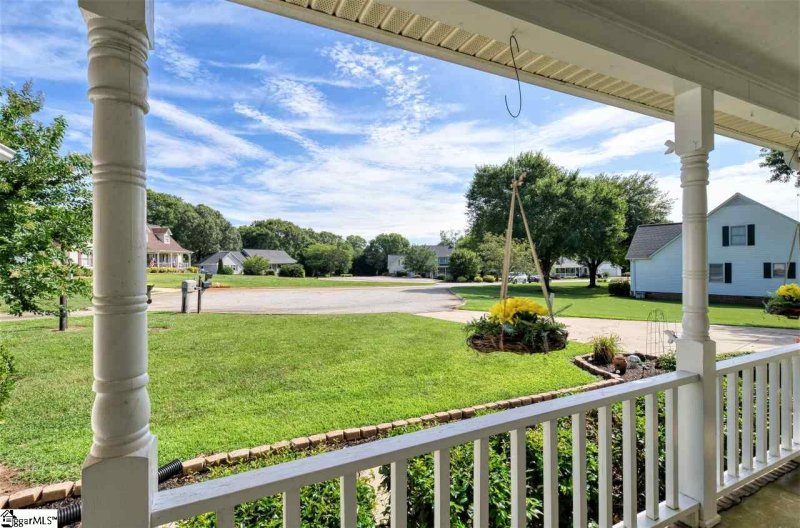 Property image 3 at 410 Pinnacle Court, Easley, SC 29642