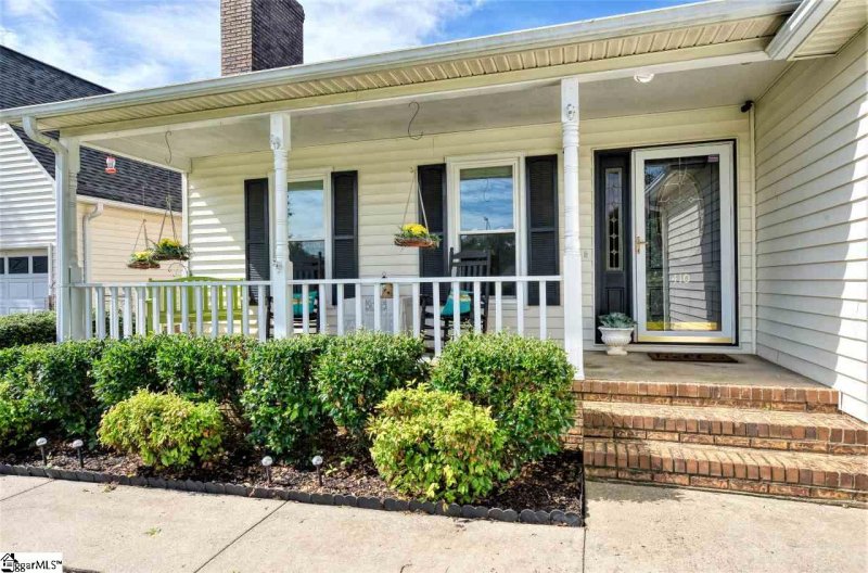 Property image 4 at 410 Pinnacle Court, Easley, SC 29642
