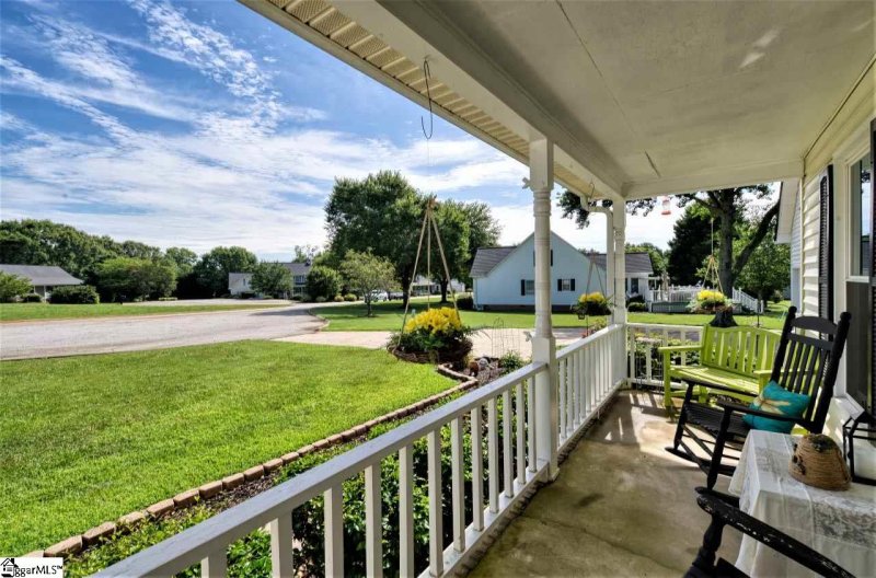 Property image 5 at 410 Pinnacle Court, Easley, SC 29642