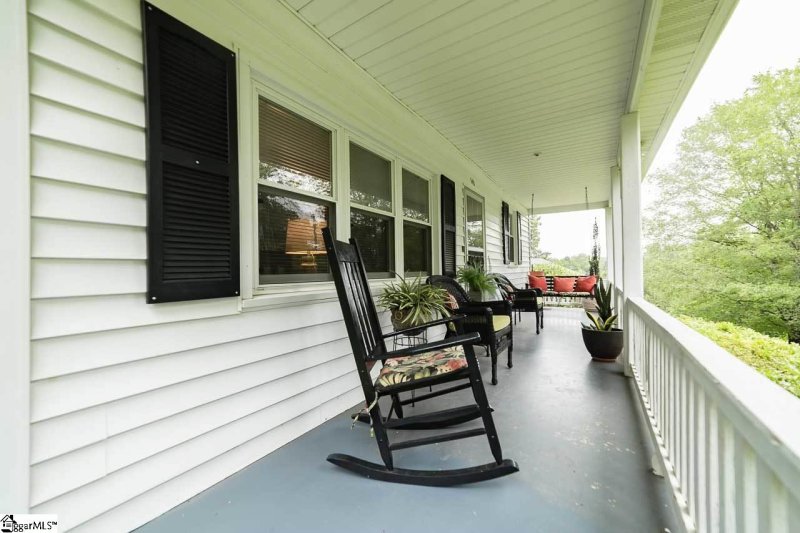 Property image 2 at 143 Old Pond Street, Easley, SC 29640