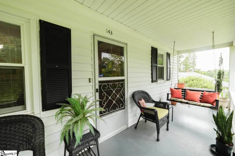 Property image 3 at 143 Old Pond Street, Easley, SC 29640