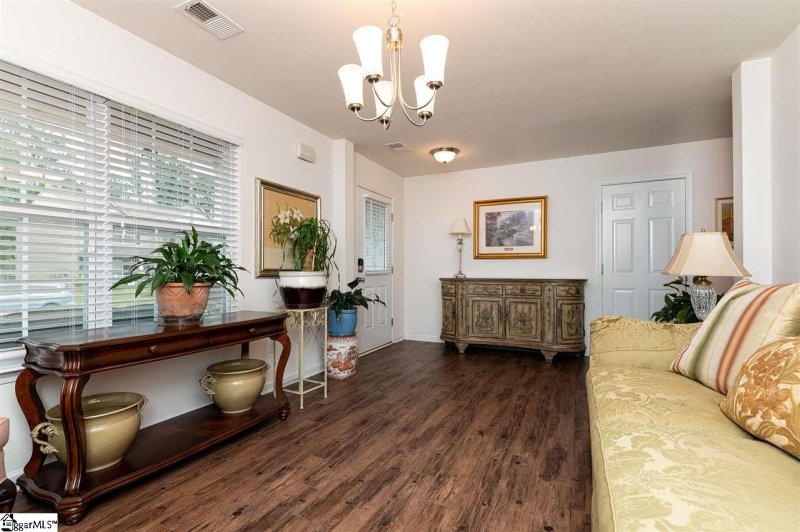 Property image 3 at 408 Victory Lane Lane, Moore, SC 29369