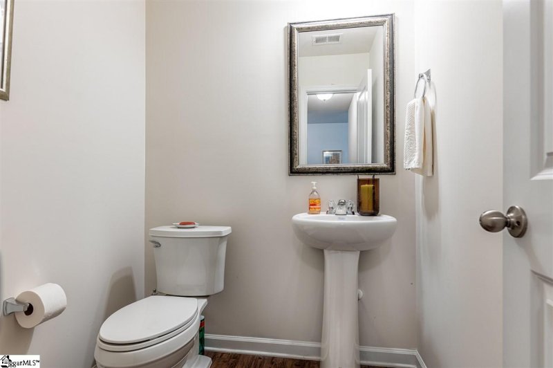 Property image 4 at 408 Victory Lane Lane, Moore, SC 29369