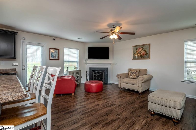 Property image 5 at 408 Victory Lane Lane, Moore, SC 29369