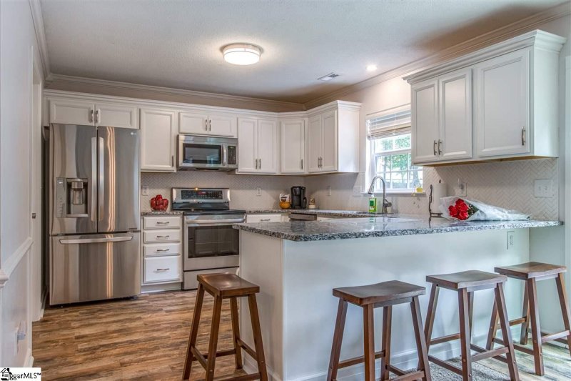 Property image 2 at 19 HOGAN Drive, Greenville, SC 29605