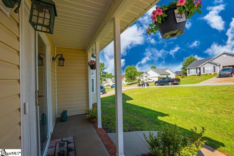 Property image 2 at 103 Twinflower Drive, Taylors, SC 29687