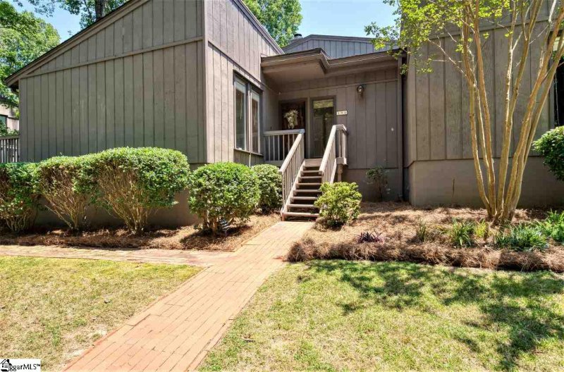 Property image 2 at 140 Inglewood Way, Greenville, SC 29615