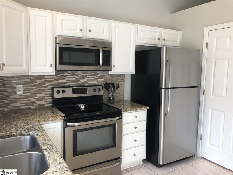 Property image 2 at 4 Kojak Court, Greenville, SC 29605