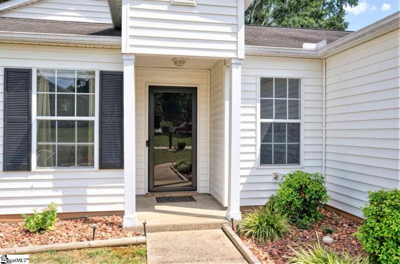 Property image 2 at 105 Barnyard Way, Simpsonville, SC 29681