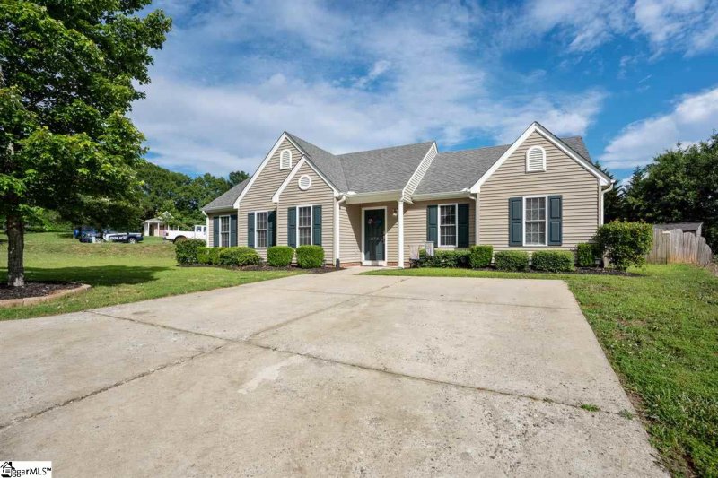 Property image 2 at 276 Springfield Circle, Easley, SC 29642