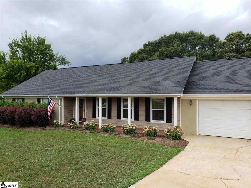 Property image 2 at 109 Amberwood Lane, Mauldin, SC 29662