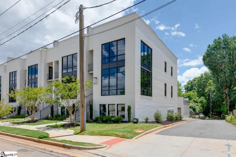 Property image 2 at 615 Arlington Avenue, Greenville, SC 29601