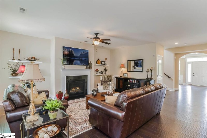 Property image 4 of 219 Algonquin Trail in Hollingsworth Park, Greenville, SC 29607