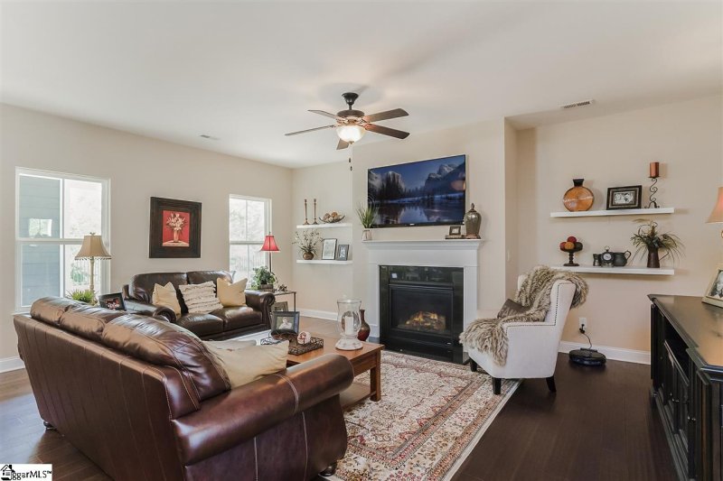 Property image 5 of 219 Algonquin Trail in Hollingsworth Park, Greenville, SC 29607