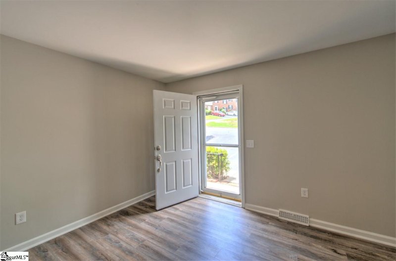 Property image 3 at 815 Edwards Road, Greenville, SC 29615