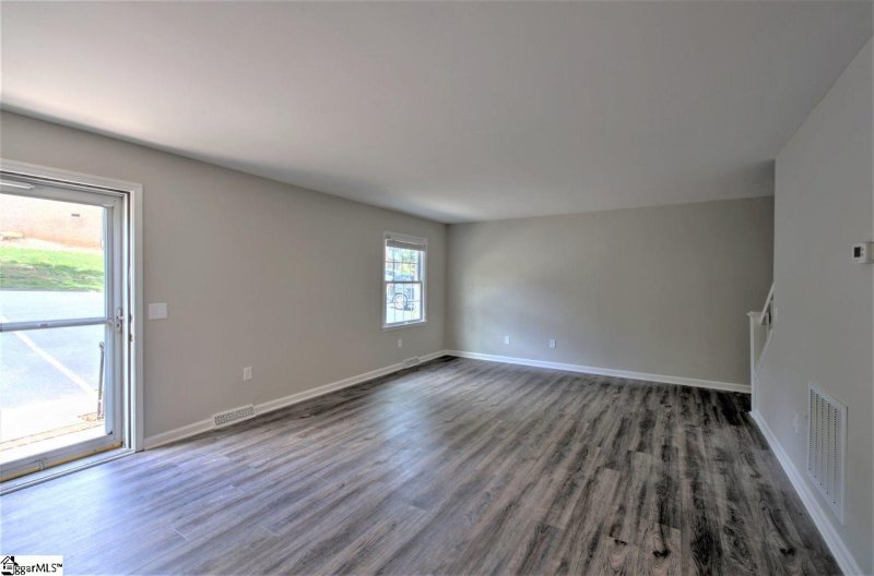 Property image 4 at 815 Edwards Road, Greenville, SC 29615