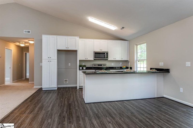 Property image 3 at 46 Spring Fellow Lane, Taylors, SC 29687