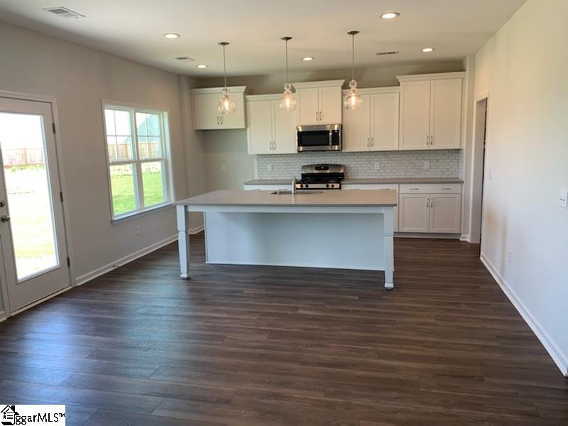 Property image 2 at 618 N Meadows Lane, Easley, SC 29642