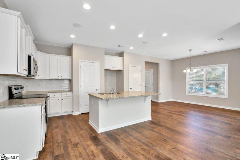 Property image 5 at 408 Cedar Bluff Way, Mauldin, SC 29662