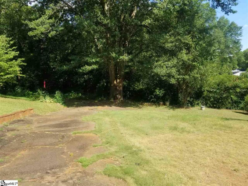 Property image 3 at 122 Lullwater Road, Greenville, SC 29607