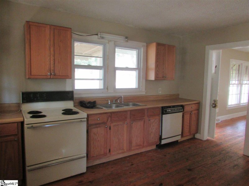 Property image 4 at 104 Roper Street, Easley, SC 29640-2725