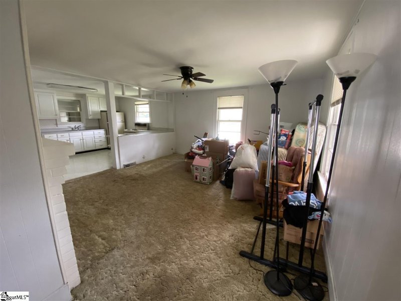 Property image 3 at 400 Connecticut Avenue, Greer, SC 29650