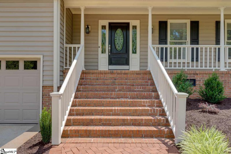 Property image 4 at 6 Briton Court, Greenville, SC 29615-4324