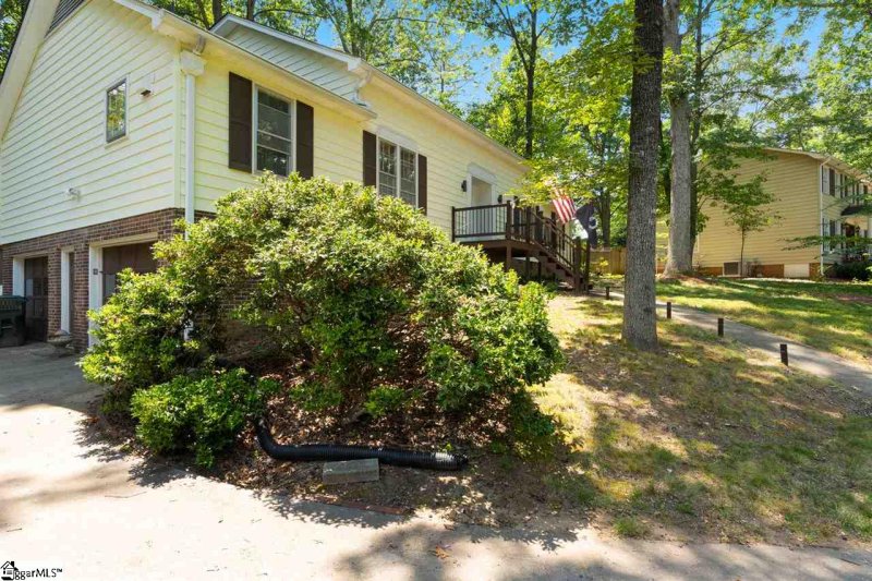 Property image 4 at 110 Holly Hill Lane, Simpsonville, SC 29681