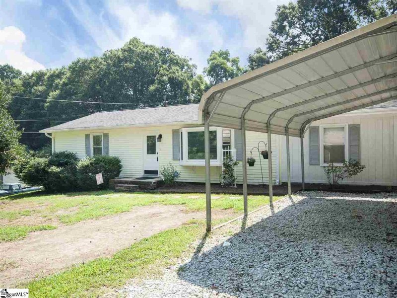 Property image 2 at 204 Springdale Avenue, Liberty, SC 29657