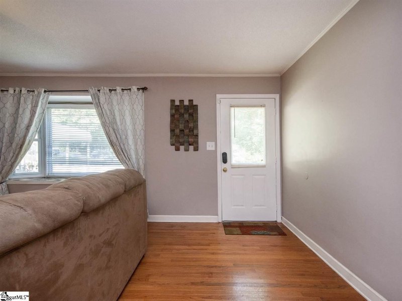 Property image 4 at 204 Springdale Avenue, Liberty, SC 29657