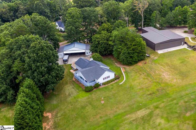 Property image 3 at 104 Taxiway Avenue, Easley, SC 29640