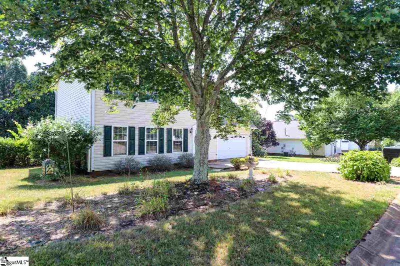 Property image 3 at 8 Peach Blossom Court, Greer, SC 29650