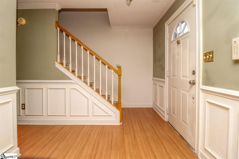 Property image 5 at 8 Peach Blossom Court, Greer, SC 29650