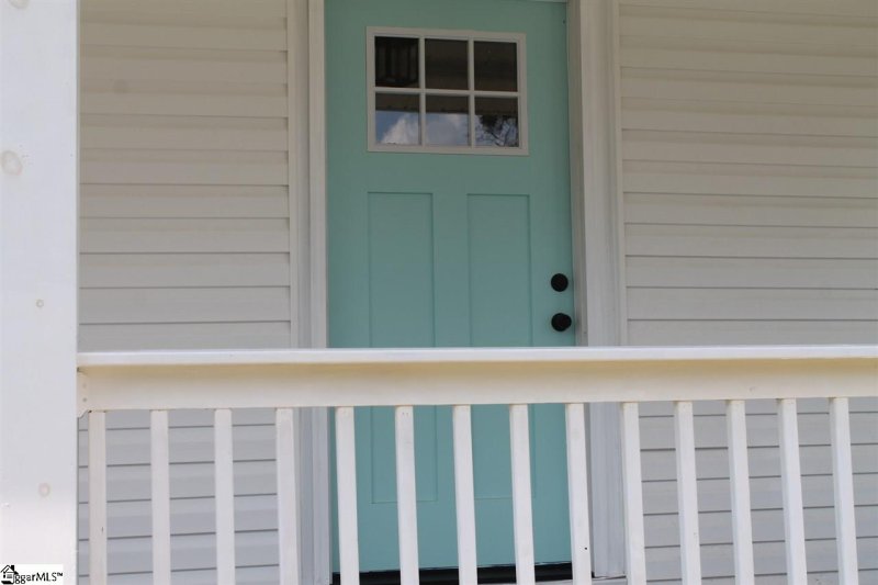 Property image 2 at 420 Pennsylvania Avenue, Greer, SC 29650