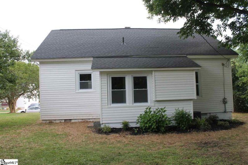 Property image 3 at 420 Pennsylvania Avenue, Greer, SC 29650