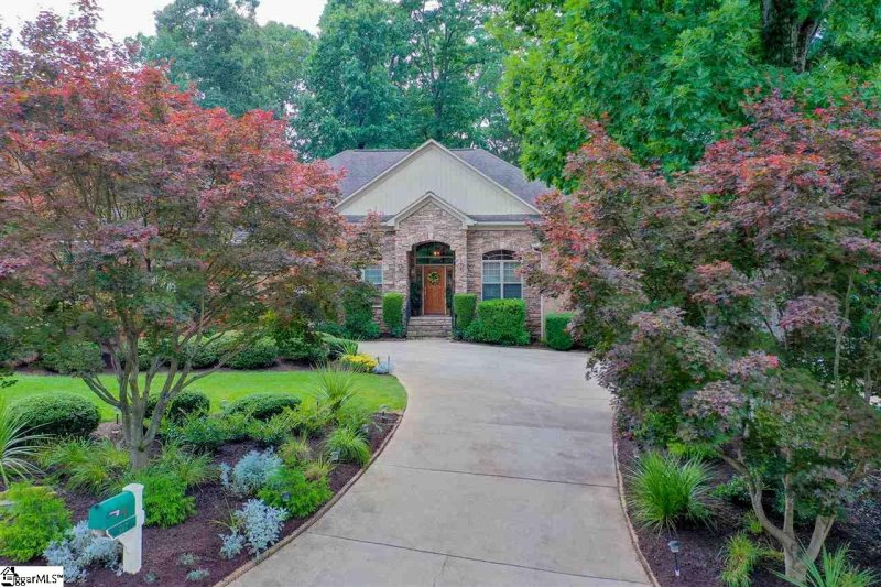 Property image 2 of 712 Carriage Hill Road in Stonehaven, Simpsonville, SC 29681-5281