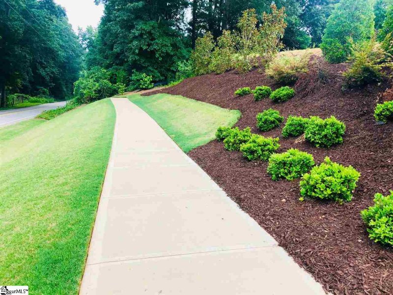 Property image 3 at 254 Braselton Street, Greer, SC 29651