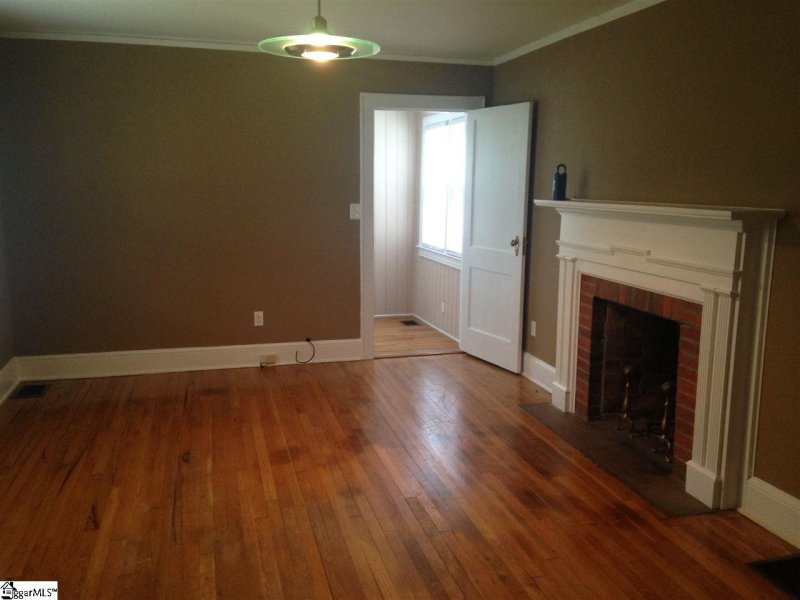 Property image 2 at 122 Wedgewood Drive, Greenville, SC 29609