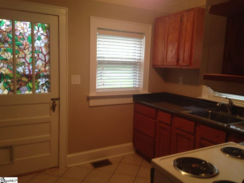 Property image 4 at 122 Wedgewood Drive, Greenville, SC 29609