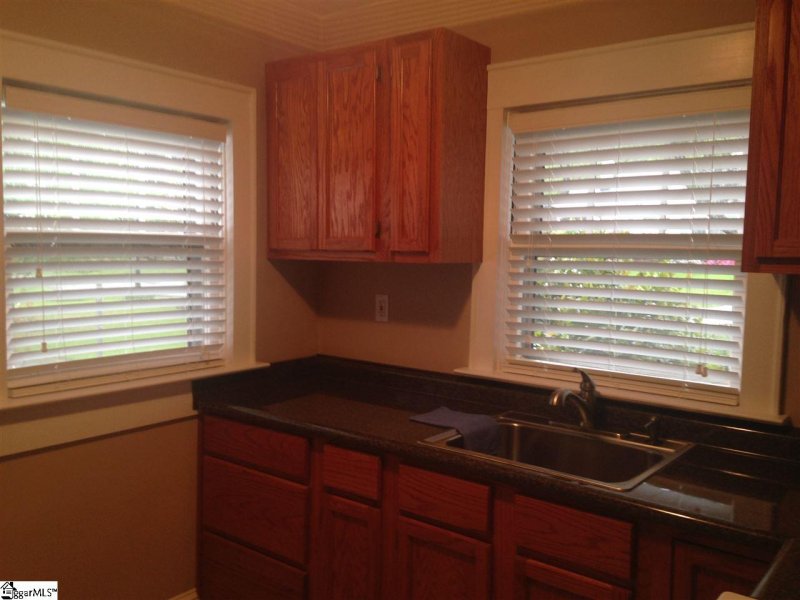 Property image 5 at 122 Wedgewood Drive, Greenville, SC 29609