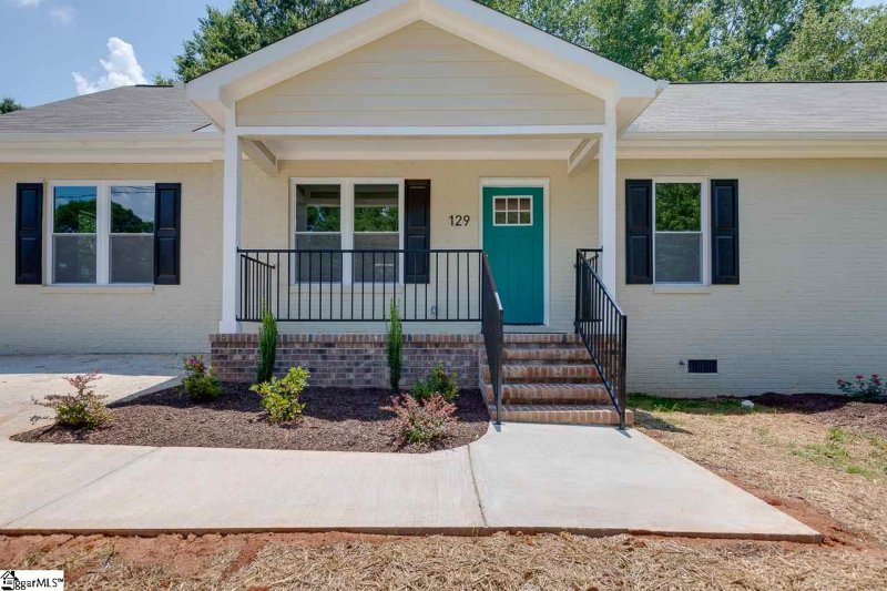 Property image 2 at 129 Alpha Drive, Greenville, SC 29605
