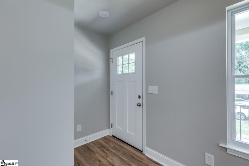 Property image 3 at 129 Alpha Drive, Greenville, SC 29605