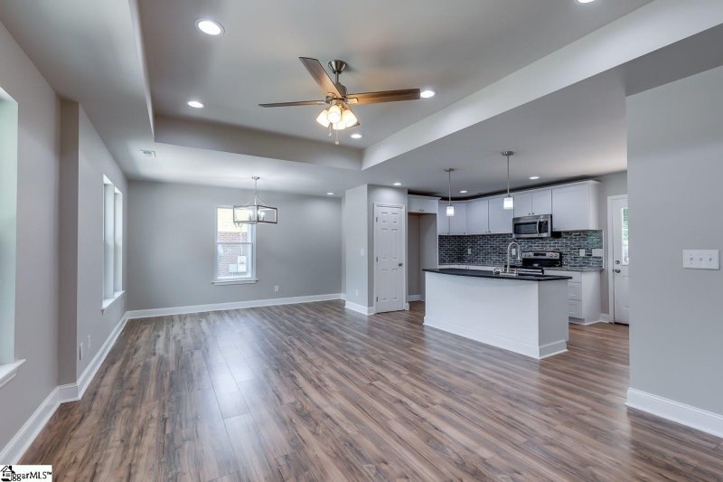 Property image 4 at 129 Alpha Drive, Greenville, SC 29605