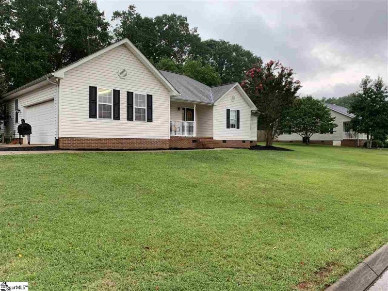 Property image 2 at 5 Otter Lane, Taylors, SC 29687